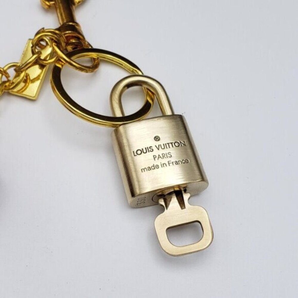 Louis Vuitton Gold Lock 🔑 Authentic LV Padlock + Bag Unbranded Dice Charm - Picture 3 of 11